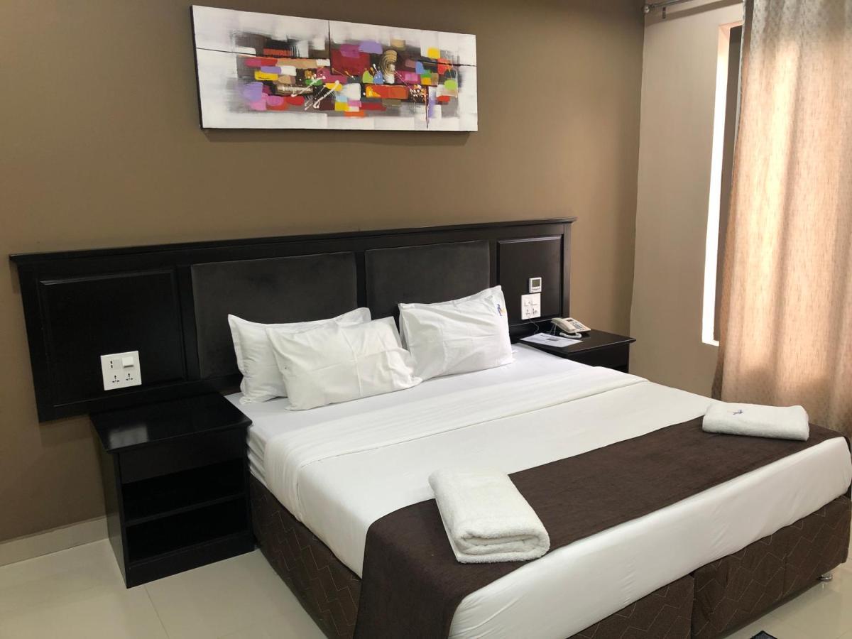 Palm Kalash Hotel Лусака Екстер'єр фото